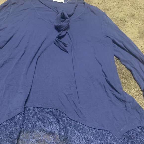 Top - Picture 2 of 3